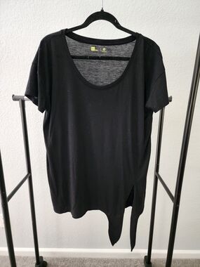 Xersion Black Short-Sleeve Scoop Neck Top with Side Tie  Hem